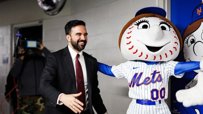 New York talk show host changes MLB allegiance from 'Mamdani Mets' to Yankees: 'Pretty easy choice'