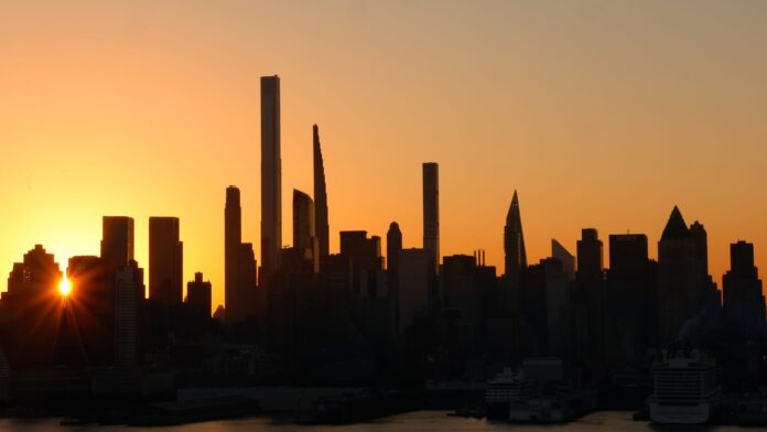 New York's pied-a-terre tax sets up legal fight over values 