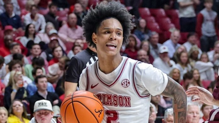 Oats: Alabama holding scholarship for suspended Holloway
