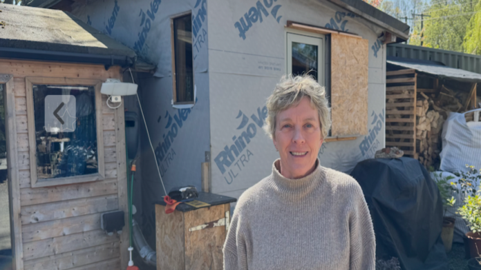 River pollution leaves couple living in a shed on a building site