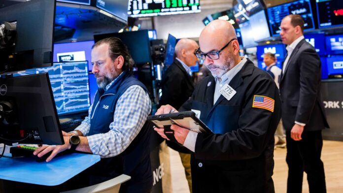 Stock futures inch higher after the S&P 500 posts another record, Wall Street awaits earnings: Live updates