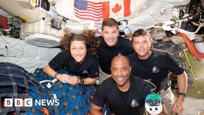 Surrey engineers build spacecraft to prevent Moon flyby blackouts