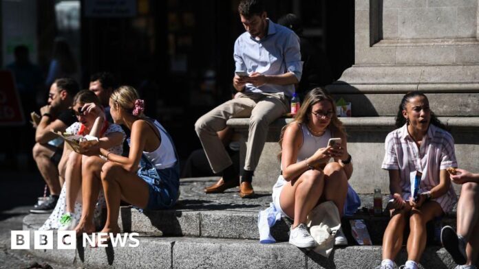 What is the UV index: Levels and tanning risks explained