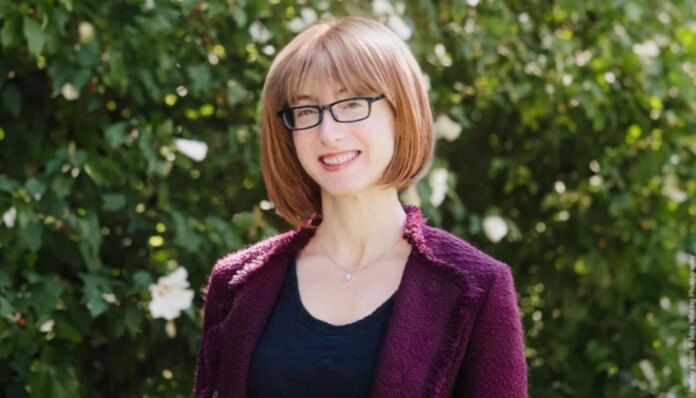 ‘Housemaid' author shared why she revealed true identity