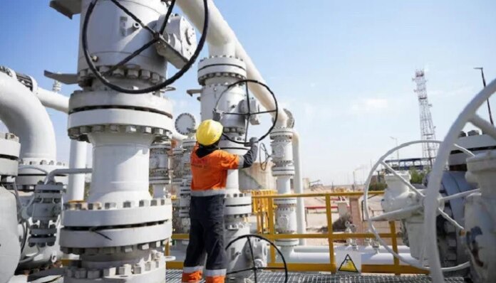 Crude oil slips to 2-week low as US, Iran seen moving closer to peace deal