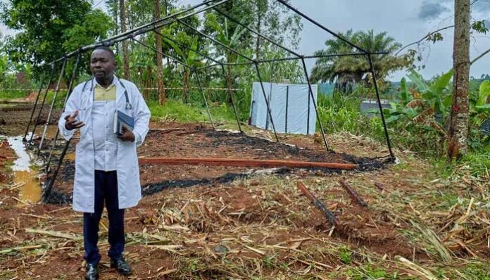 Ebola patients flee in attacks on Congo health facilities, hobbling response