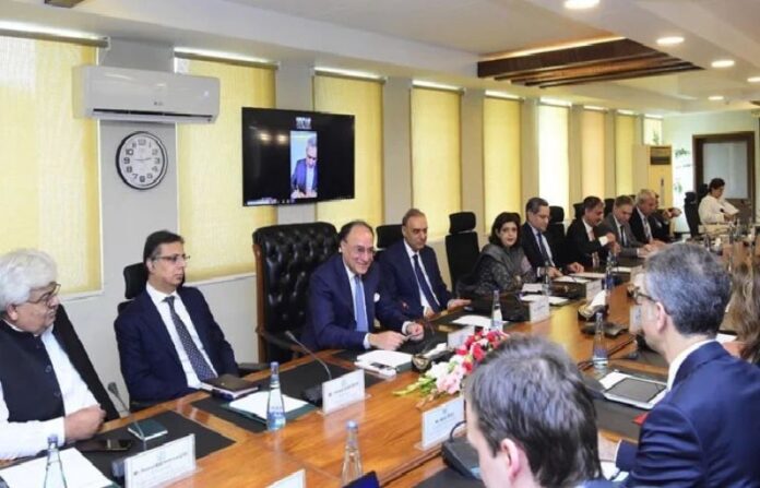 FinMin discusses budget preparations, macroeconomic outlook with IMF mission - SUCH TV