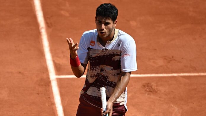 French Open to fine Vallejo for saying man needed to umpire match