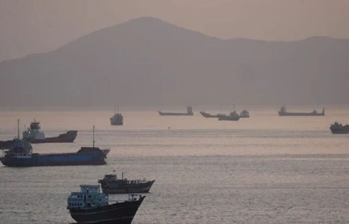 Iran says it forced US warship back from Strait of Hormuz - SUCH TV