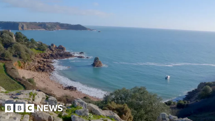 Jersey weekly sea sampling finds 'unacceptable bacteria levels'