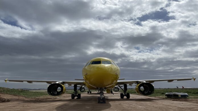 Meet the pilots flying Spirit Airlines' yellow jets to the desert