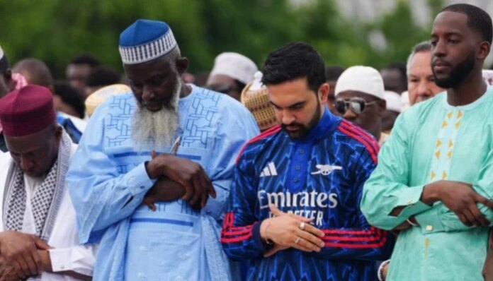 NYC Mayor Zohran Mamdani marks Eid in Arsenal-themed outfit