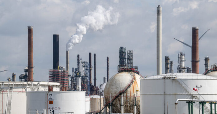 Oil Prices Climb Renewed Hostilities in Middle East