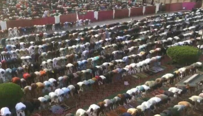 Pakistan marks Eid ul Adha with prayers for peace in Middle East