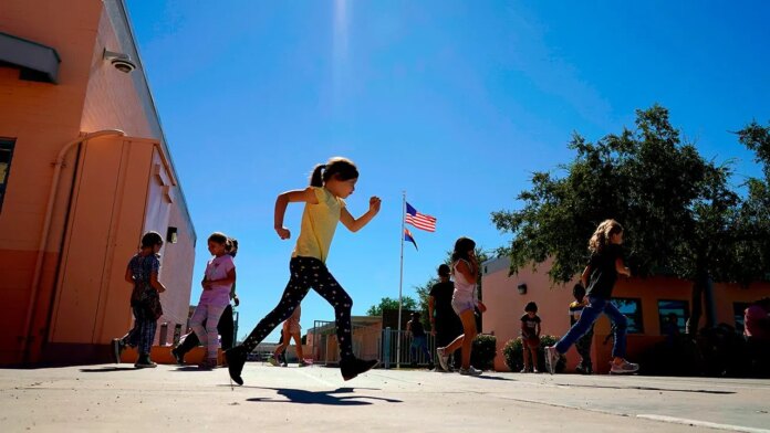 Pediatricians group stands up for kids' rapidly shrinking recess time: 'Very powerful benefit'