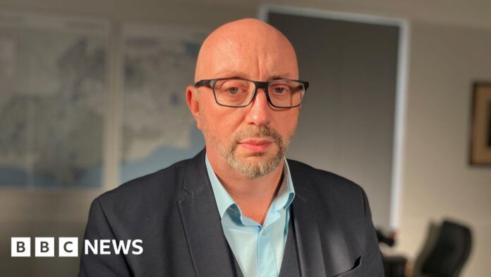 South East Water boss David Hinton resigns after multiple supply failures