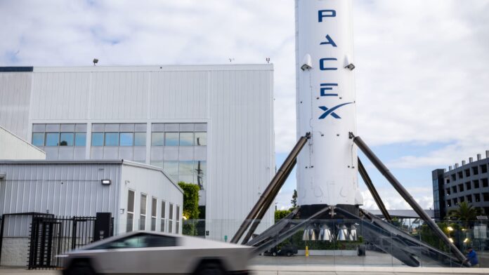 SpaceX launches Starship test flight on second try 
