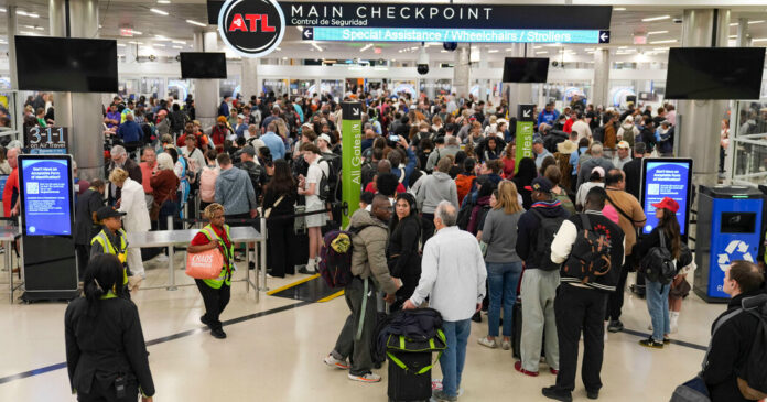 TSA Pushes to Expand Private Security at Airport Checkpoints