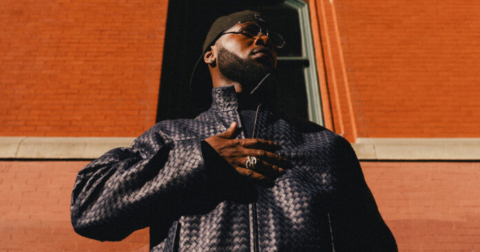 The Man Behind the People Gallery Wants to Hear About Your Fit