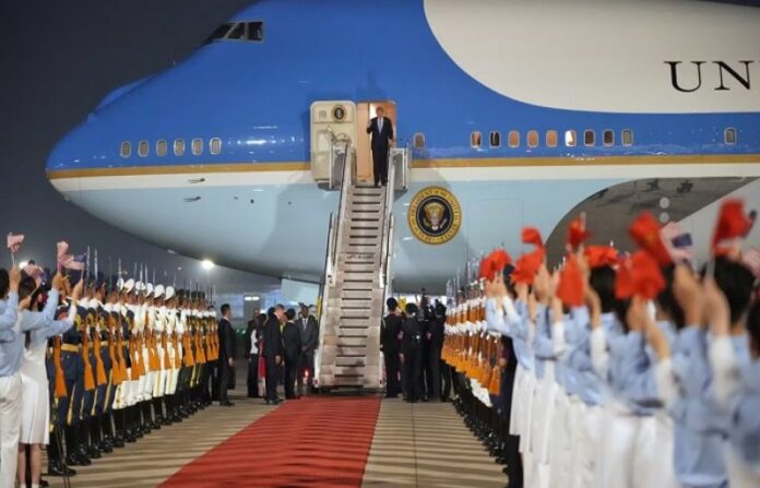 Trump lands in China for Xi summit as Tehran-Washington ceasefire teeters - SUCH TV