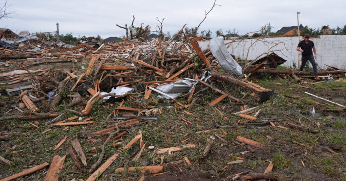 Weather Service Races to Rehire as Storm Season Arrives