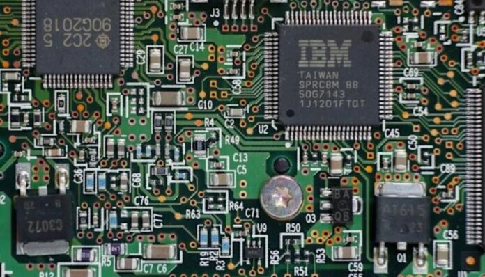 Why does the Trump administration want to award $2 billion to quantum computing firms?
