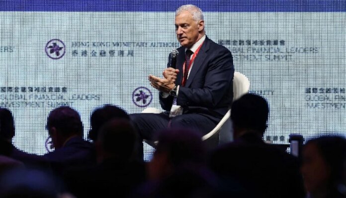 ‘A difficult boss’: StanChart CEO Winters issues major statement on Warsh’s new Fed role