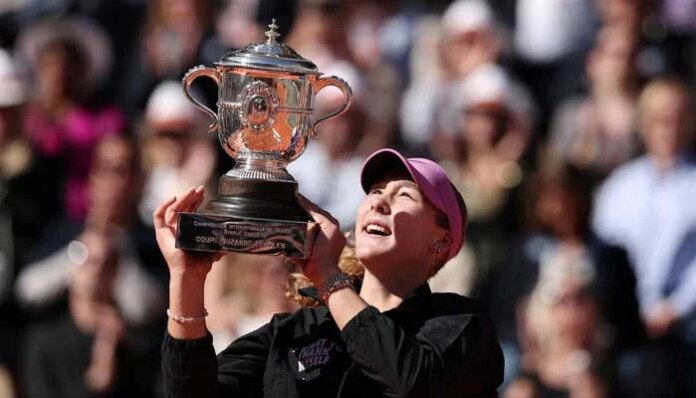 A star is born as Andreeva eases into Grand Slam winners' club