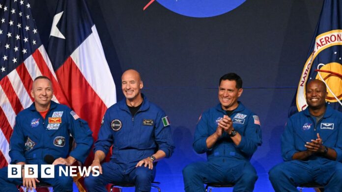 Artemis III: Nasa names astronauts to prepare for Moon landing