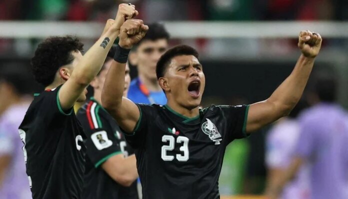 Co-hosts Mexico first team into World Cup knockout rounds