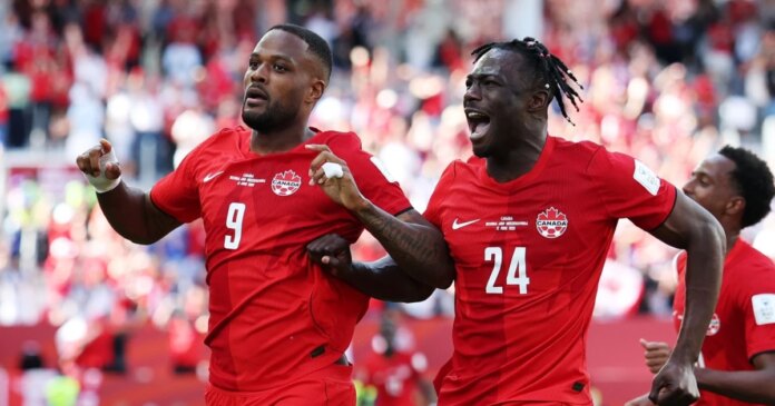 Cyle Larin anota el 1-1 para la 