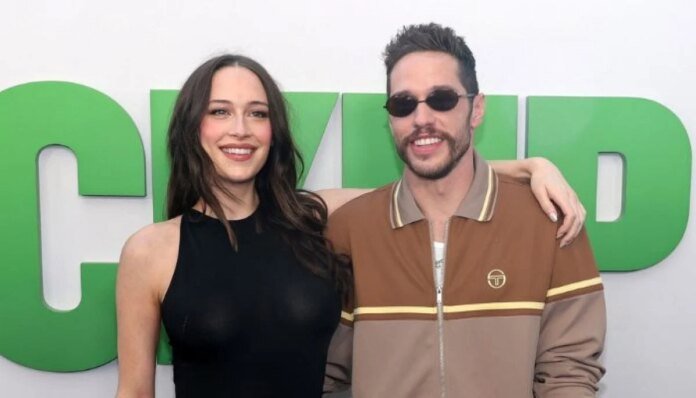 Elsie Hewitt's post-baby glow makes fans pity Pete Davidson