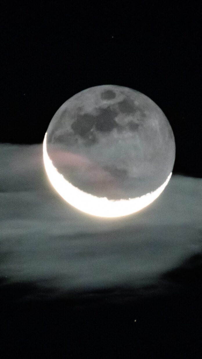 Have you ever heard of Earthshine?