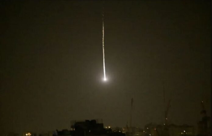 Iran targets US bases in Jordan and Gulf after Trump orders strikes near Hormuz - SUCH TV