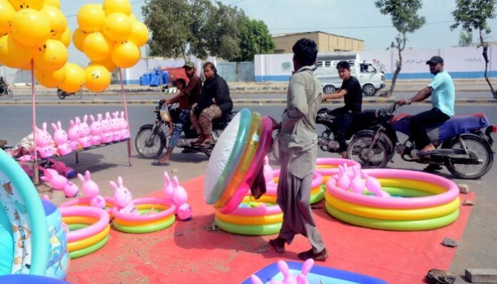 Karachi weather likely to remain hot, humid with light rain forecast in parts