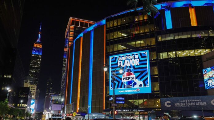 Knicks say $1M was winning auction bid for 2 celebrity row seats