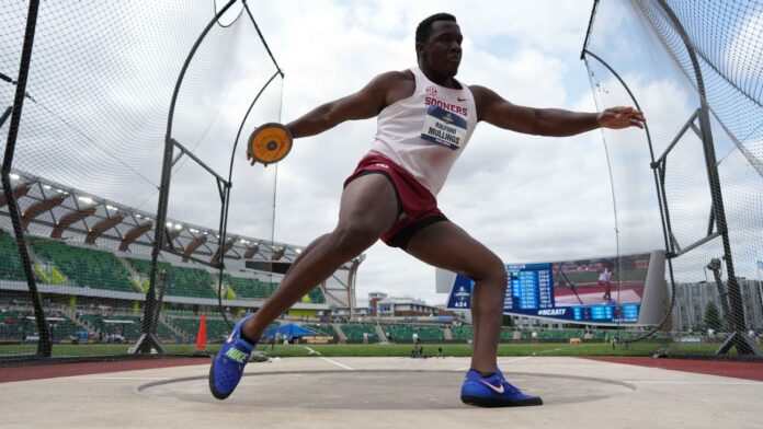Oklahoma's Mullings wins discus, Arkansas wins NCAA team title