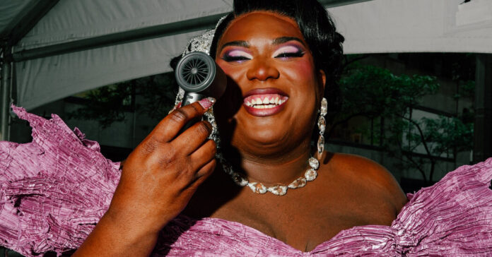 Our Favorite Photos From the Tony Awards Red Carpet