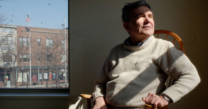 Robert Coles, Pulitzer-Winning Child Psychiatrist, Is Dead at 97
