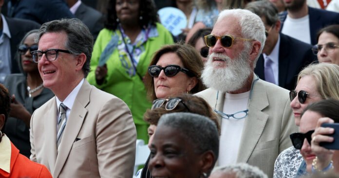 Stephen Colbert Nods to Obama’s Tan Suit at Presidential Center Opening