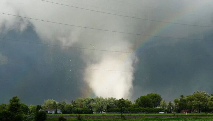 Tornado watch issued for Chicago area as rare ‘moderate risk' severe weather threatens 