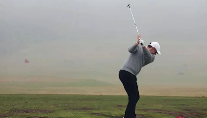 US Open round one suspended due to fog, play resumes at 9:05 a.m. ET 