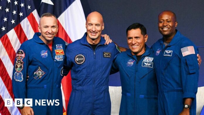 Watch: Nasa reveals crew for Artemis III mission