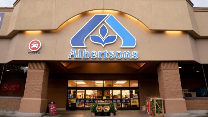 Albertsons stock plunges as it says weaker grocery spending will cut into sales and earnings
