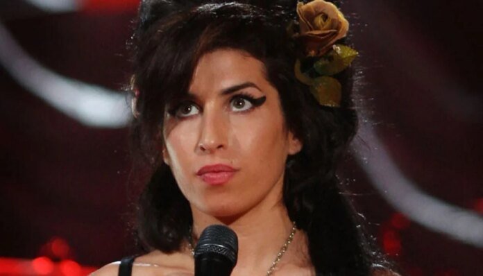 Amy Winehouse’s father loses case over singer’s belongings
