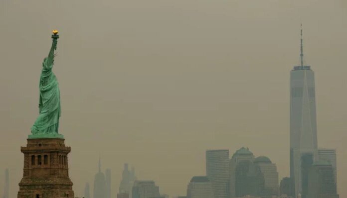 Canada wildfire smoke blankets US Midwest, Northeast with hazardous air