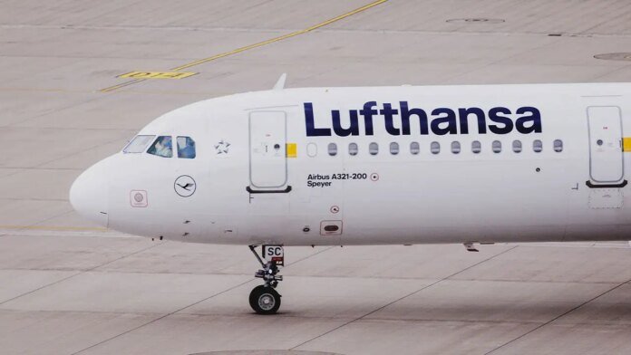 Fitness influencer says Lufthansa told her she looked ‘naked,’ forced her to zip up before boarding flight