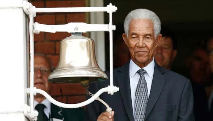 Garry Sobers, towering West Indies cricket all-rounder, dies at 89
