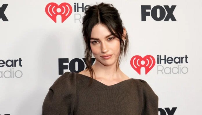 Gracie Abrams marks major career milestone days after 'DFH' release 