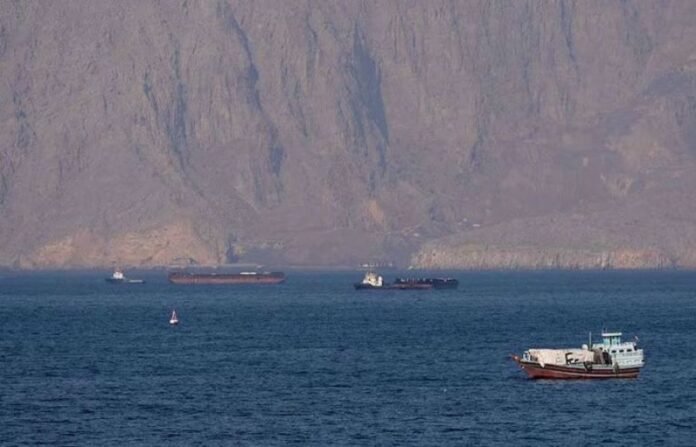 Iran will never allow US to interfere in Hormuz, warns central military command - SUCH TV